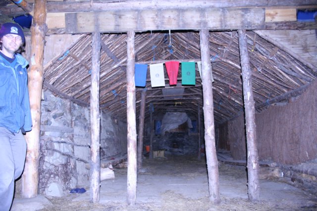 thelonghouse.jpg